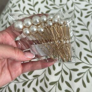Pearl hair pins